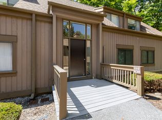 590 Heritage Vlg #E, Southbury, CT 06488