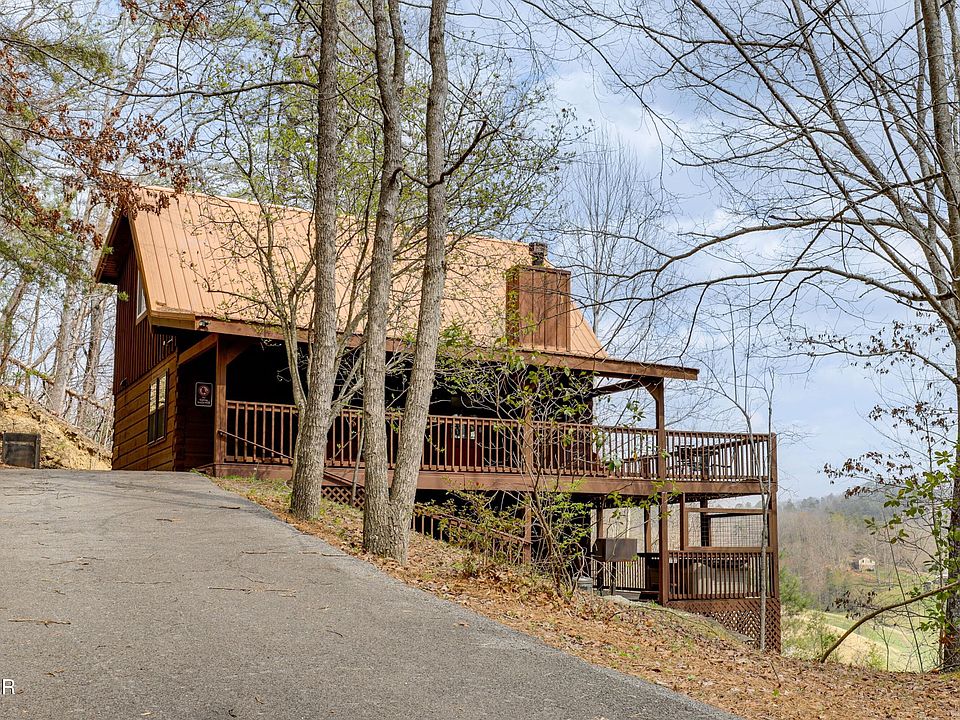 1st image of 910 Laurel Lick Rd