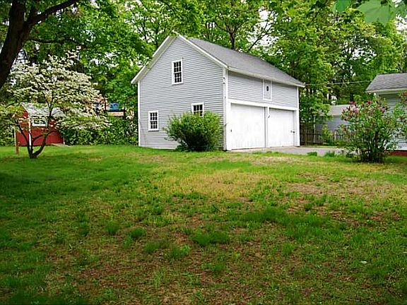 3rd image of 75 Greenwood Ave