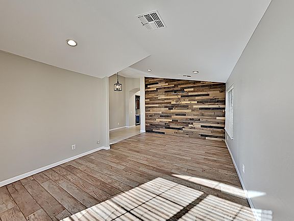 2nd image of 790 E Tonto Dr