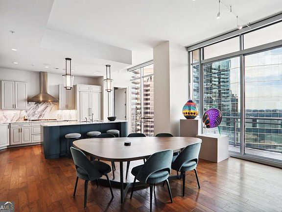 2nd image of 1065 Peachtree St NE Unit 3005