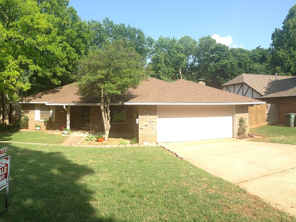 1st image of 1900 Pine Oak Dr
