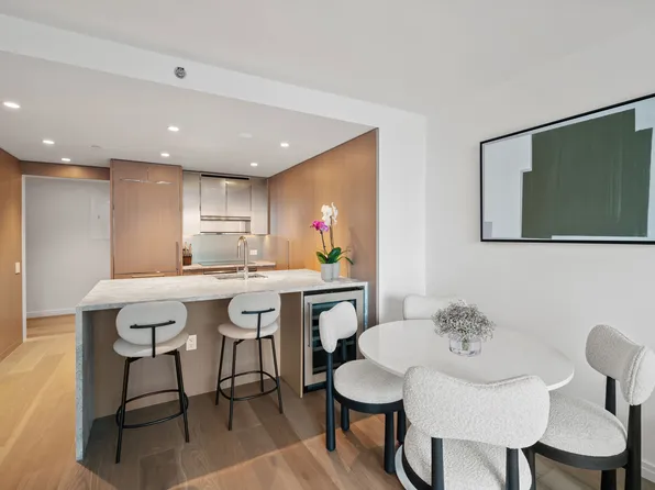 111 West 56th Street image 4 of 17