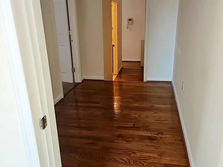 927 N 6th St #3 — Photo 17