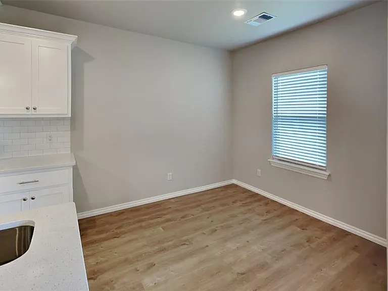 6932 Labelle Dr — Photo 8
