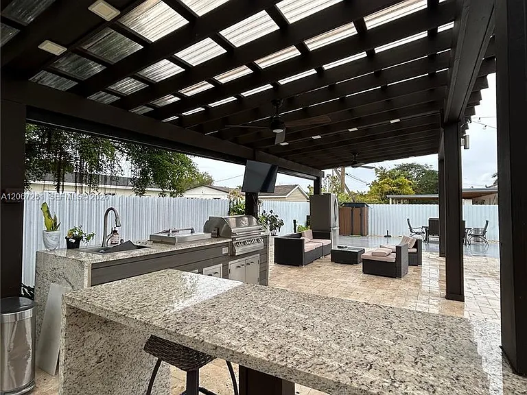 6202 SW 107th Ave — Photo 37