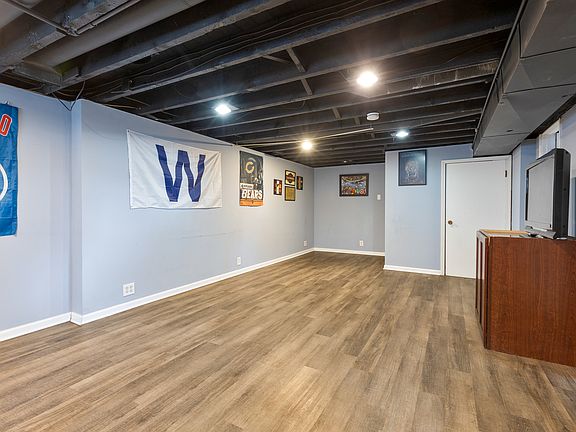 5th image of 10910 N Woodstock St