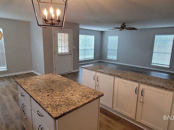 5th image of 9154 Bay Pines Rd