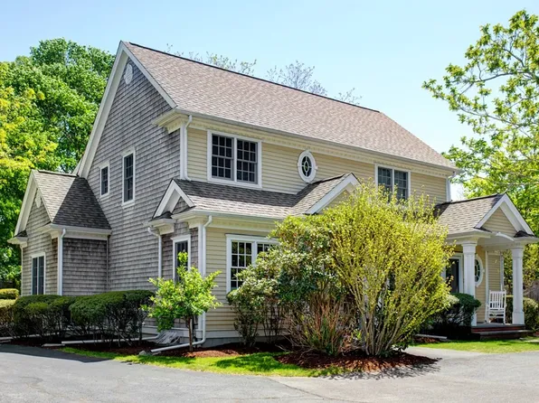 34 Depot Ave Unit 13, Falmouth, MA 02540