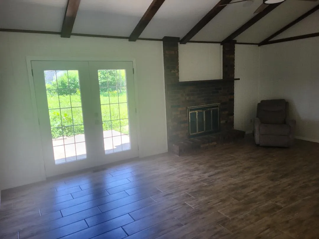 3 bed, 1450 sqft, $1,950 — Photo 2