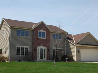 4527 S 121st St, Greenfield, WI 53228