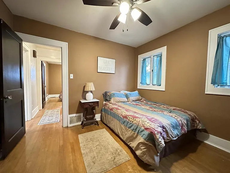 1020 Florence Ave — Photo 15