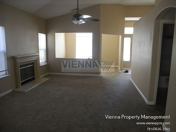3rd image of 5468 Havenhurst Cir