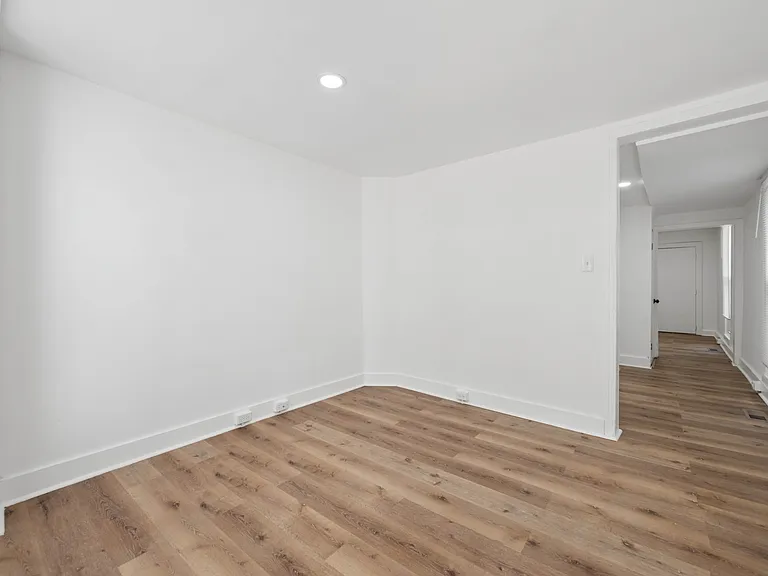 142 E South St #1 — Photo 6