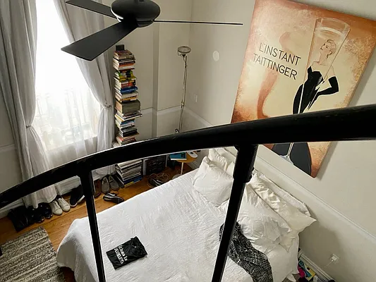 Rented by Standard Living Realty Inc | media 16