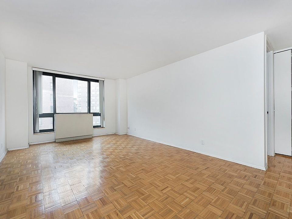 1st image of 1 Irving Pl APT U11e