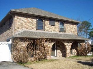 215 W Moreau St, Chalmette, LA 70043