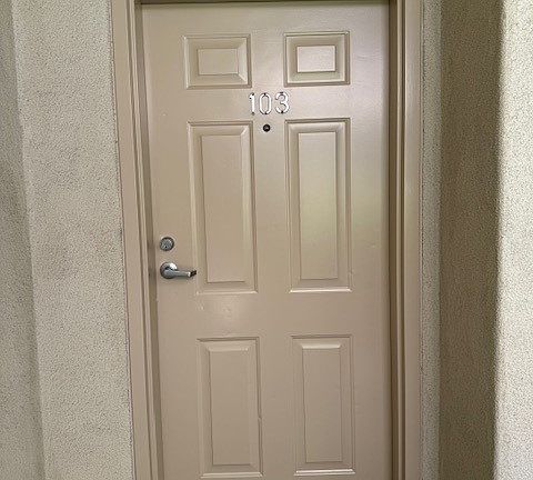 3rd image of 10616 Moorpark St APT 103