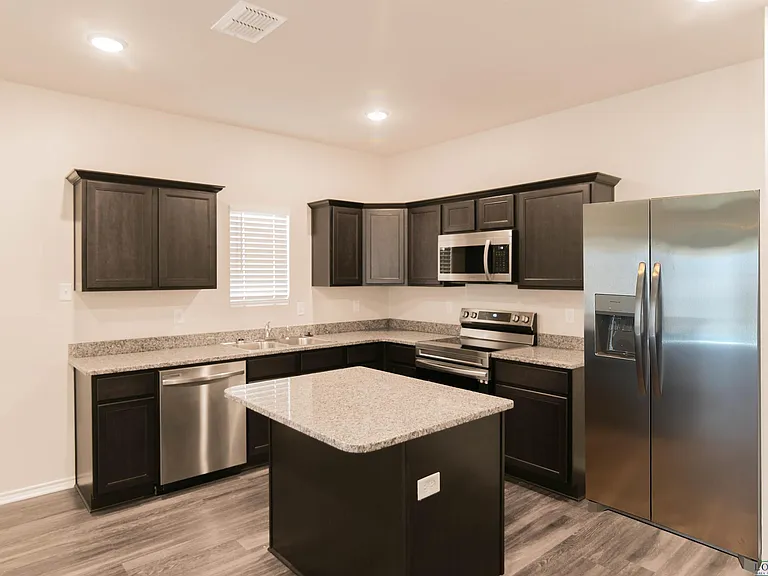 1427 Monterey Dr — Photo 13