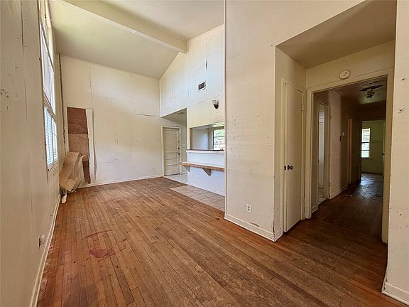 5th image of 1818 W 11th St