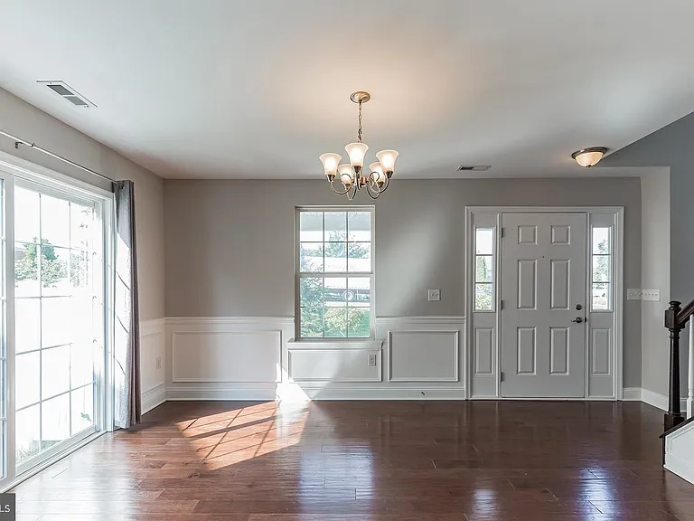 507 Lexington Mews — Photo 12