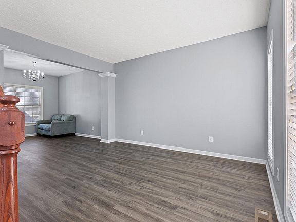 5th image of 433 Cypress Pl