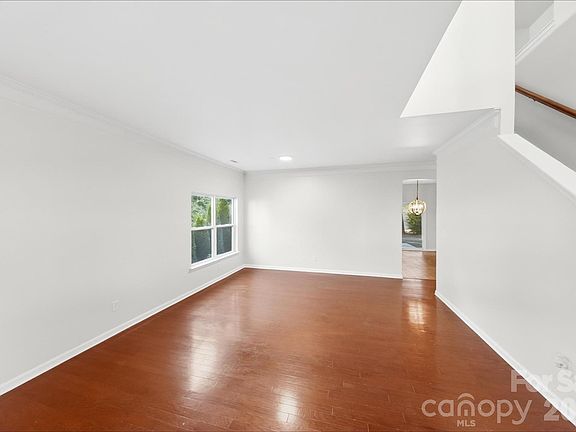 3rd image of 3041 Kilbeggan Dr