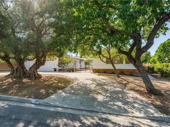 11 Branding Iron Ln, Rolling Hills, CA 90274