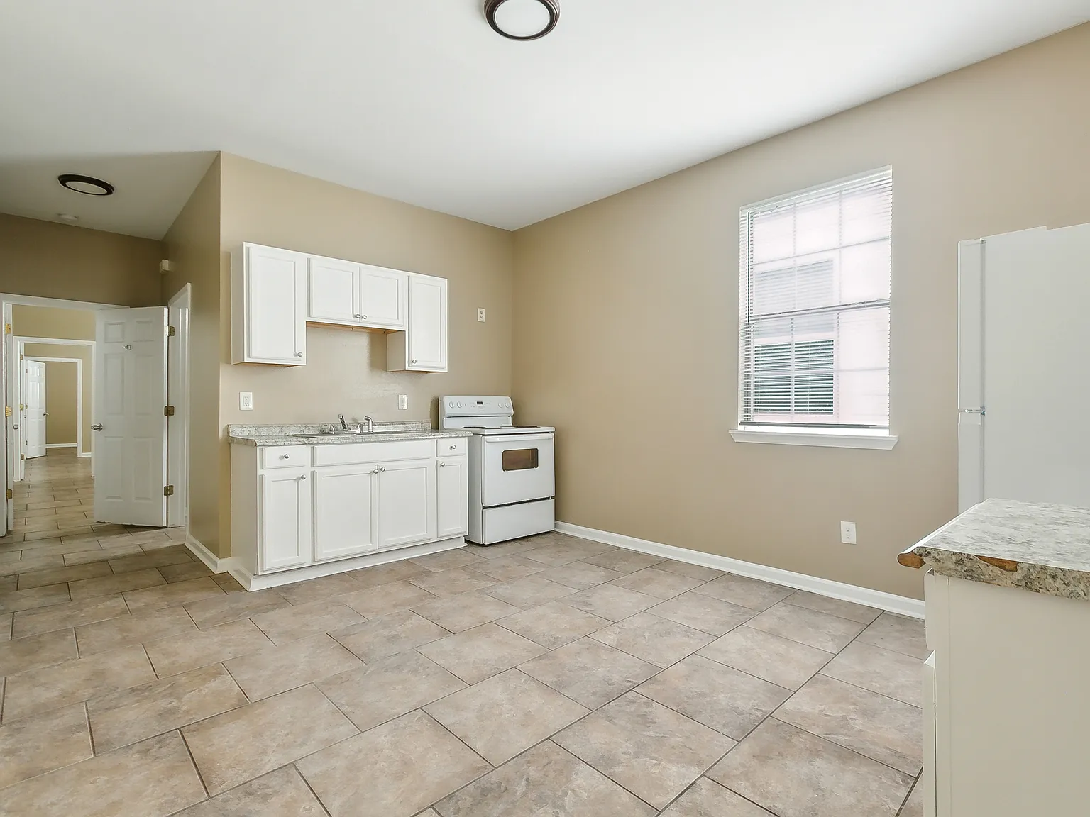 2213 Port St — Photo 3