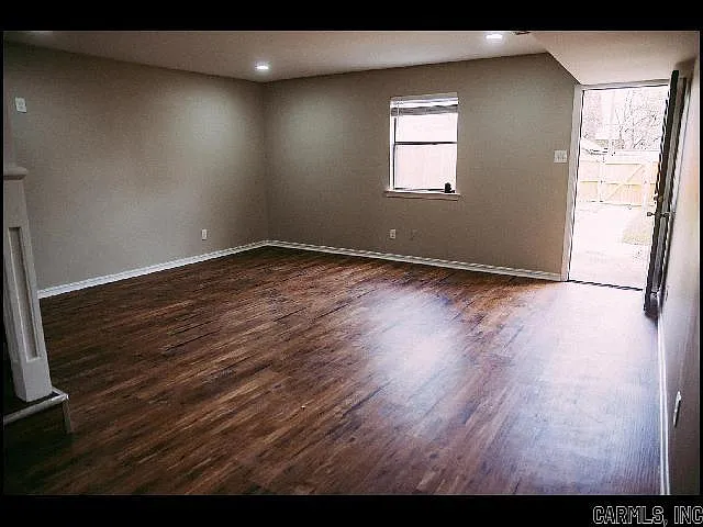 408 W 4th St — Photo 5