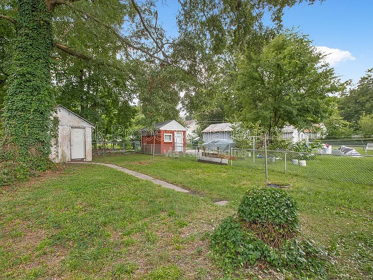 2304 Halifax Ave — Photo 22