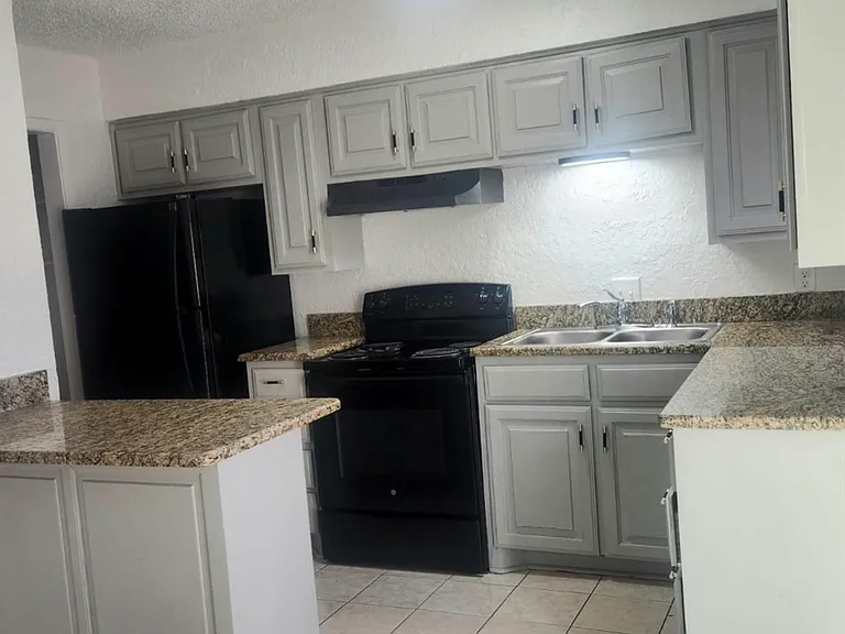 6828 Brentwood Stair Rd — Photo 3