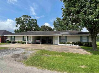 2630 Oak Ave, Groves, TX 77619