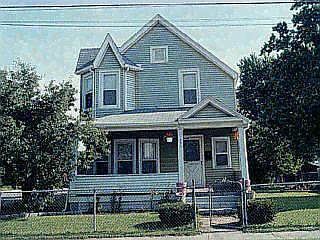 1st image of 200 E Forest Ave