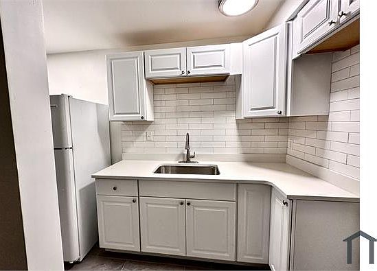 4th image of 14801 Joy Rd APT 9