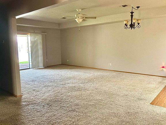 3rd image of 3403 Fox Hollow Rd