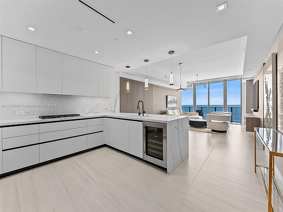 3rd image of 1116 N Ocean Blvd Floor Lph05