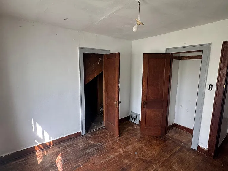 614 E Marengo Ave — Photo 11