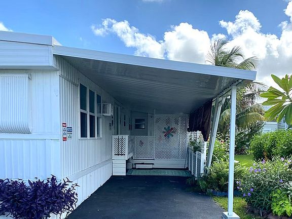 5th image of 215 Inagua St #215
