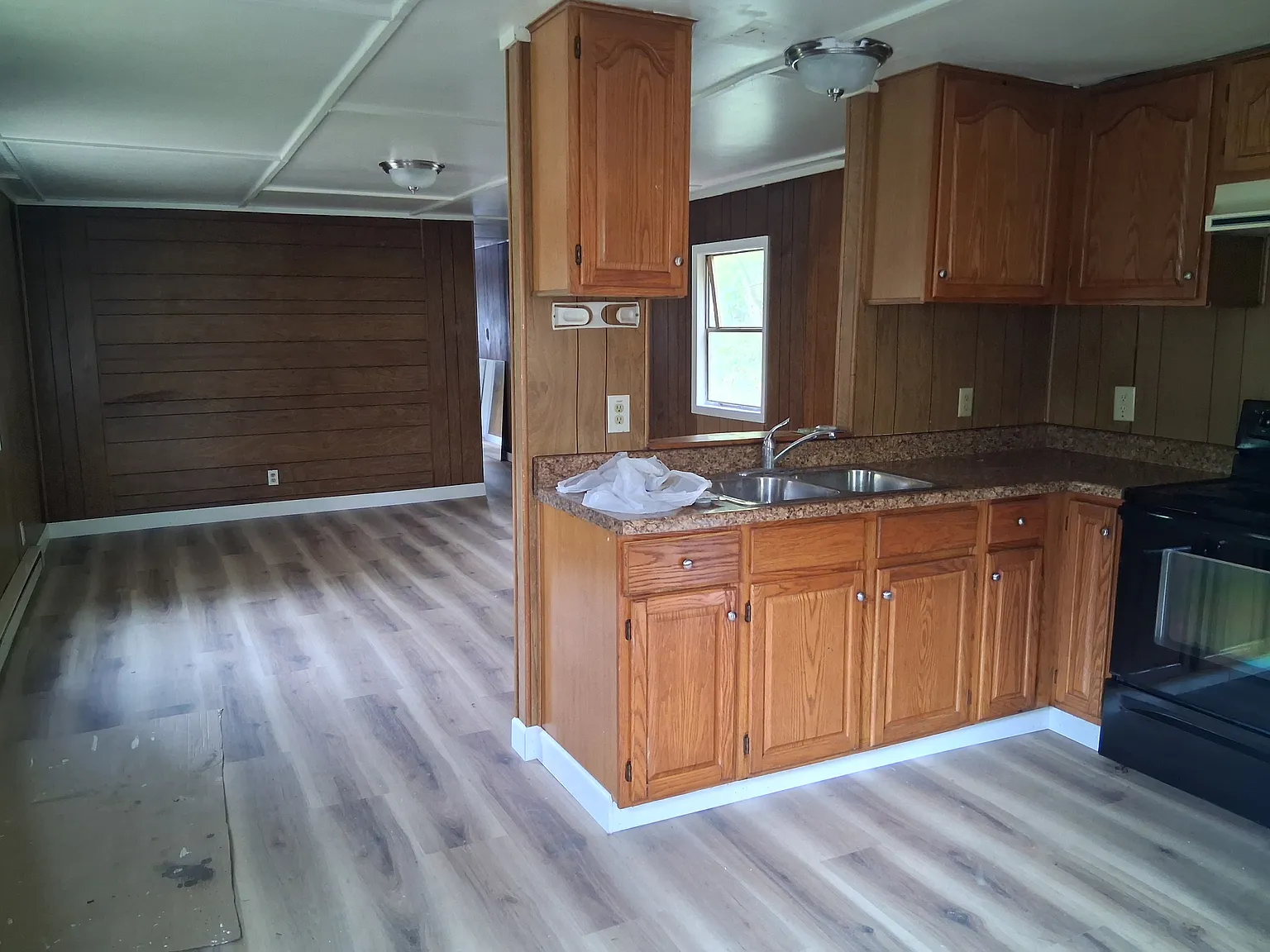 3 bed, 1.5 bath, 1000 sqft, $1,200 — Photo 1
