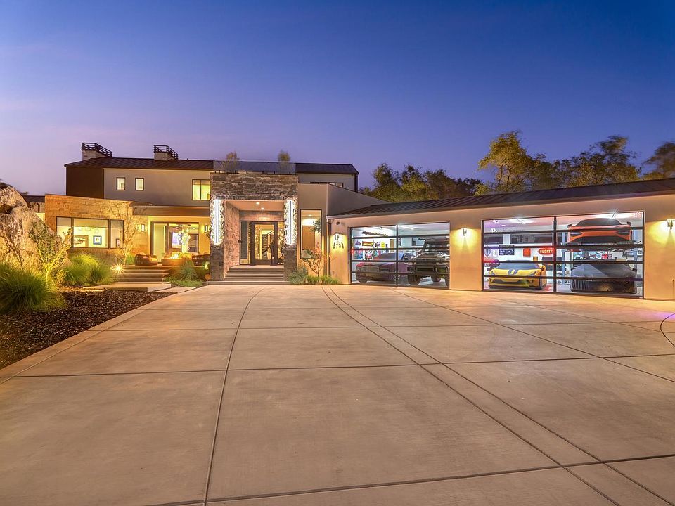 1st image of 5708 Avenida Robles