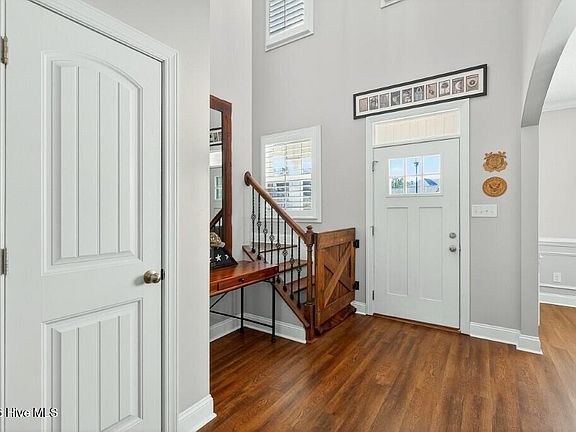 3rd image of 1142 Amberjack Court