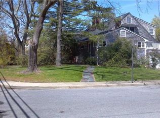 156 E Rockaway, hewlett, NY 11557