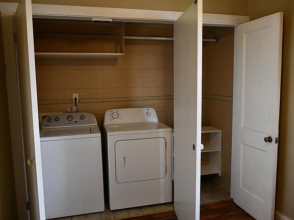 Washer/dryer in small bedroom closet