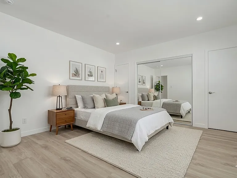 1827 N Van Ness Ave #6 — Photo 10
