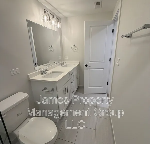 6325 N Richmond St — Photo 12