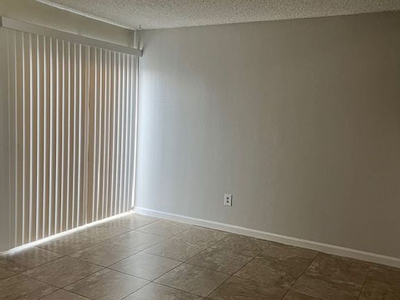 4th image of 4435-4465 Parker Ave #4463