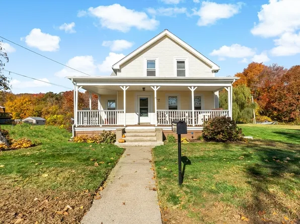 372 N Wheaton Ave, Seekonk, MA 02771