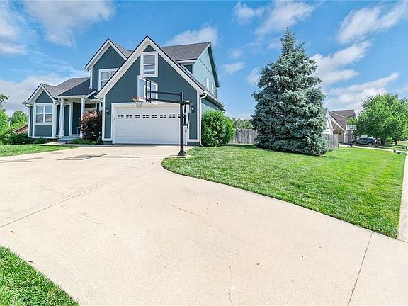 3rd image of 5501 NE Sunshine Dr