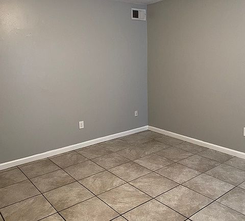 2nd image of 1600 Habersham St #28